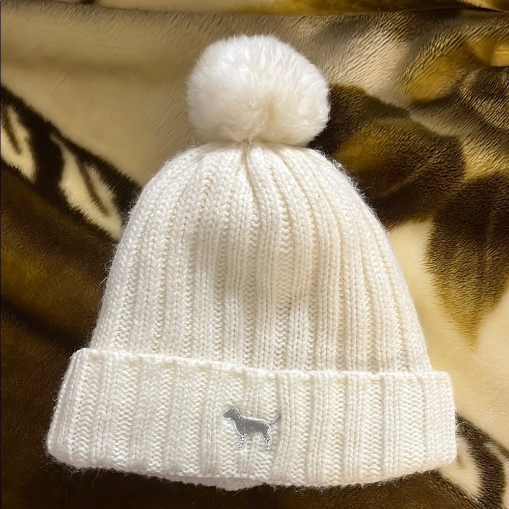 Victoria’s secret PINK Cable Knit White Fluffy Inside Pom Pom Beanie
